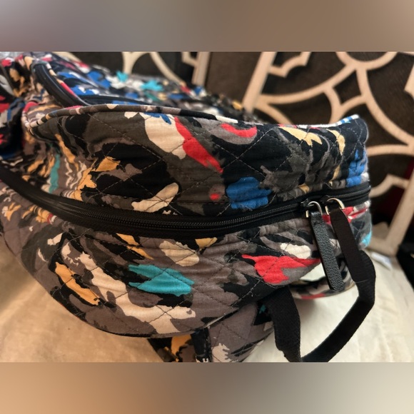 Vera Bradley backpack with no noticeable wear. Excellent condition. - Picture 11 of 14